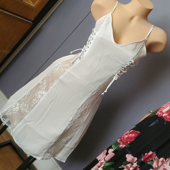 Traffic Stopping Super Sexy Sundress!!! - Picture 2 of 13